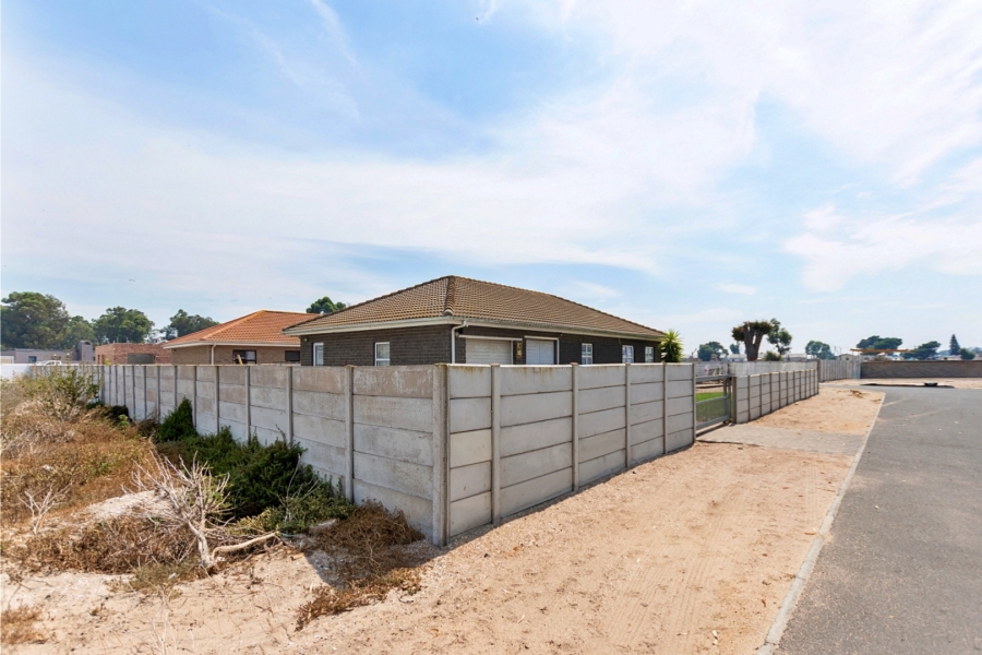 3 Bedroom Property for Sale in Laaiplek Western Cape